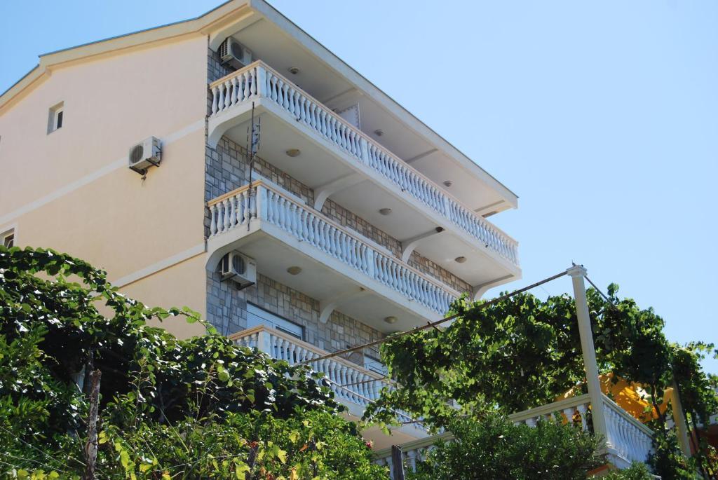 Sun Apartments Улцинь Экстерьер фото